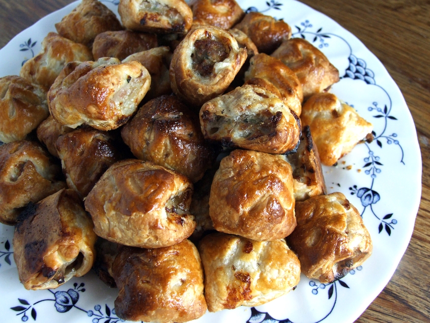 Quick and Easy Sausage Rolls 